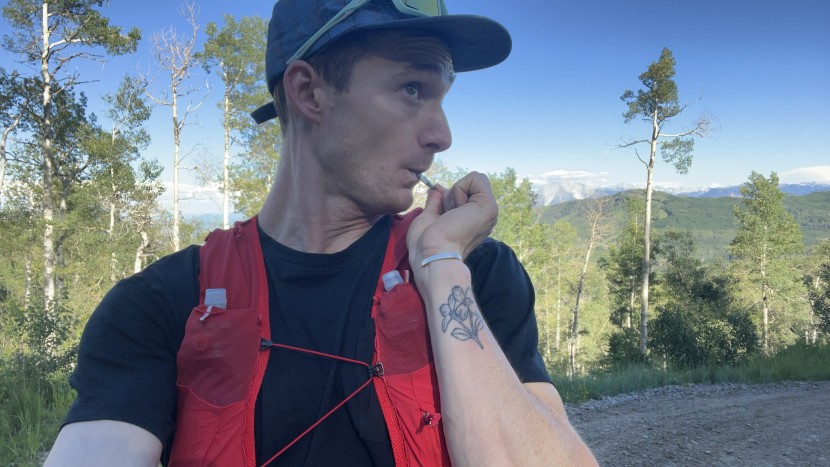 salomon sense pro 5 - while we expect high end packs to have the necessary bells and...