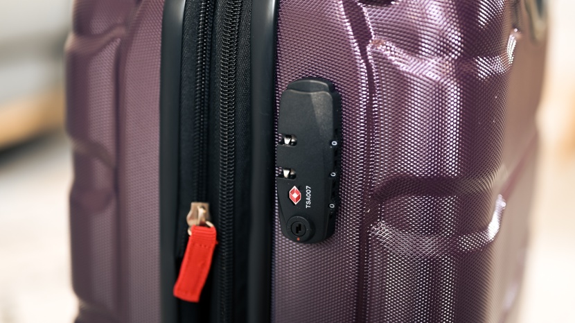 samsonite omni pc hardside expandable spinner 20-inch - an embedded tsa-approved lock is a nice addition to the omni pc for...