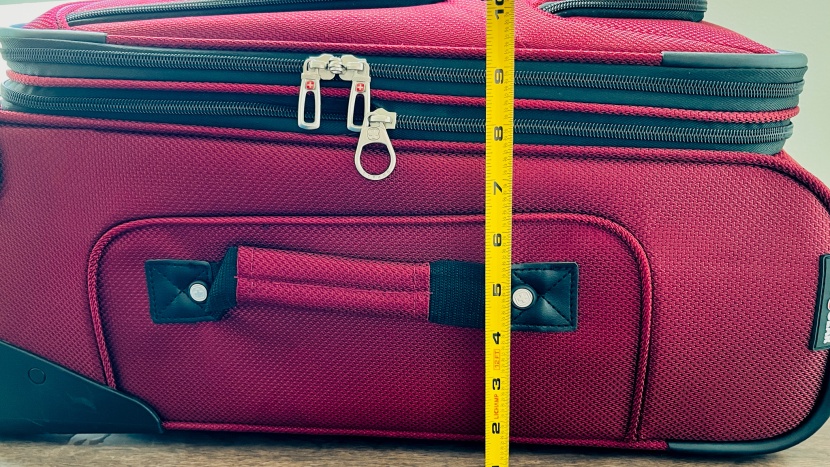 swissgear sion softside expandable 21-inch - anytime you use a carry-on&#039;s expansion feature, you run the risk of...