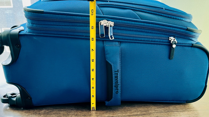 travelpro maxlite 5 21-inch softside expandable spinner - measurements are important, but oddly we just haven&#039;t been seeing...