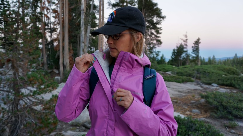 columbia arcadia ii for women - without pit vents, the wearer is forced to unzip the front to dump...