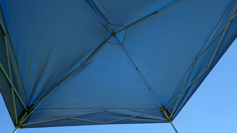 e-z up pyramid - the e-z up effectively blocks the sun, but it doesn&#039;t do as well...