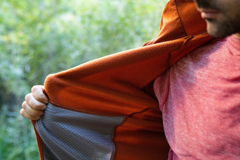 arc'teryx kyanite ar hoody - the kyanite is a bit thicker and warmer - it isn't the best option...