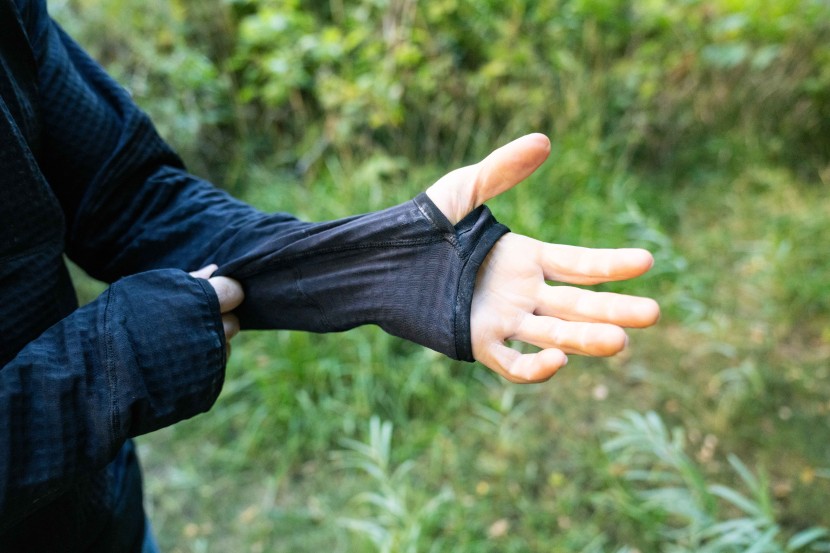 patagonia r1 hoody - the thumb loops on the jacket and the fitted hood make it a highly...