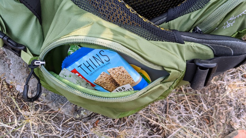 osprey atmos 65 ag - the atmos has zippered hip belt pockets big enough for plenty of...