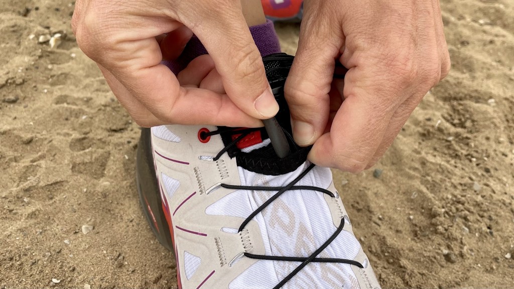 salomon speedcross 6 for women - once you secure your laces, it is nearly impossible to tuck the...