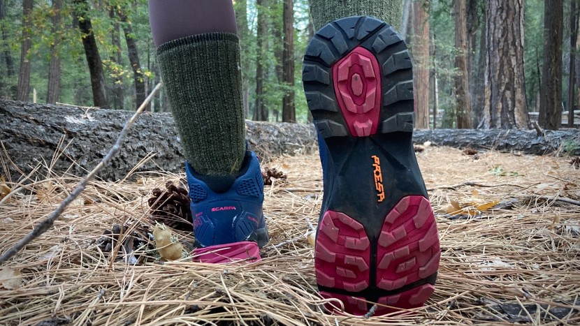 scarpa rush mid gtx for women - the scarpa rush mid gtx features grippy supergum rubber.