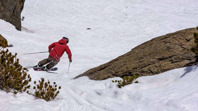 all mountain skis men - good all-mountain skis should fit through tight terrain.