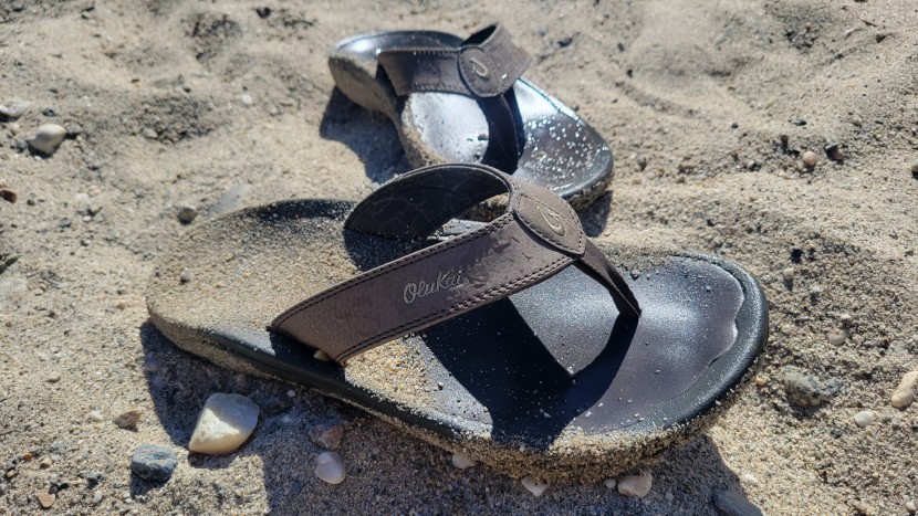 flip flops men - the olukai &#039;ohana flip flops will last through many miles and many...