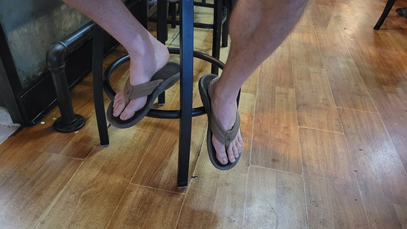 flip flops men - a stylish flip will seamlessly transition between the beach and bar.