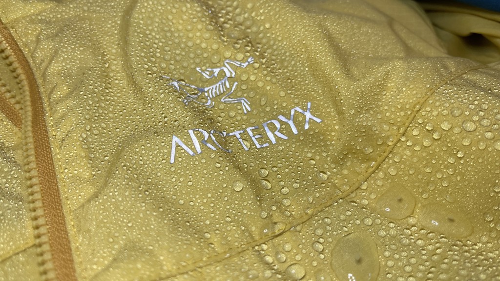 arc'teryx squamish hoody for women - dwr coating on the squamish helps it repel mild precipitation for...