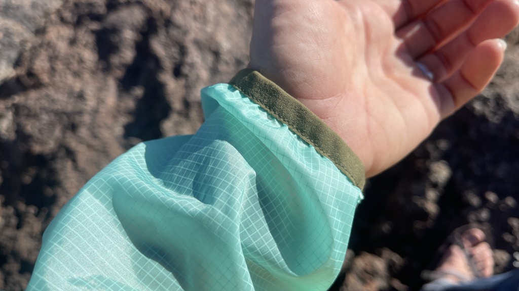 cotopaxi teca half-zip for women - soft, fully elastic cuffs are easy to push up your arms, though they...