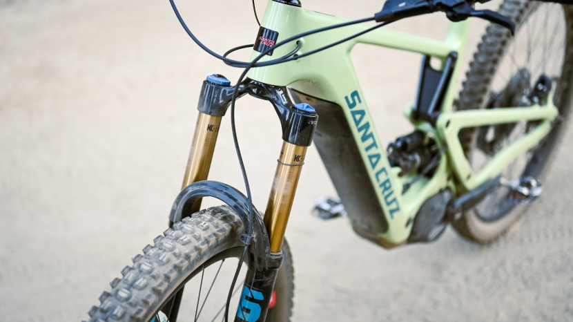 santa cruz heckler mx xo1 axs rsv - the fox 36 factory fork handles the 160mm of front travel and is...