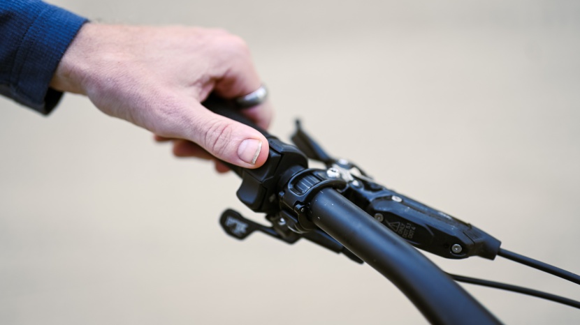 the intuitive shimano controls are low profile and have good...