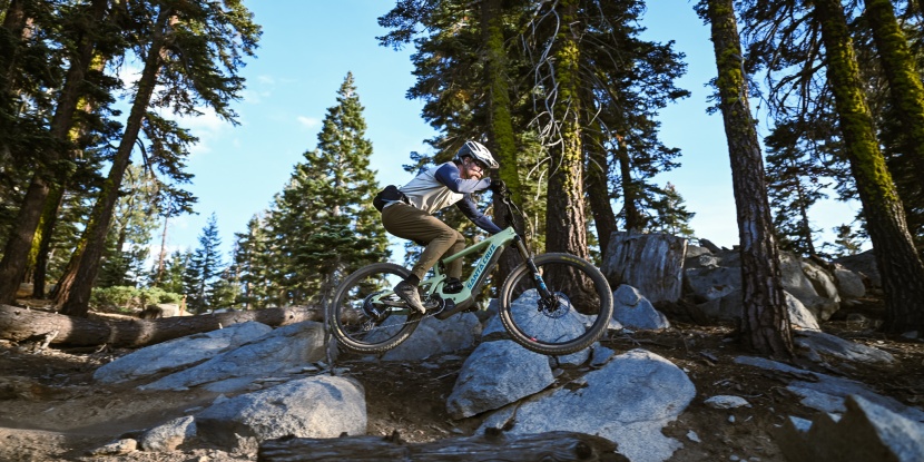 santa cruz heckler mx xo1 axs rsv - the heckler mx doesn&#039;t shy away from side hits.