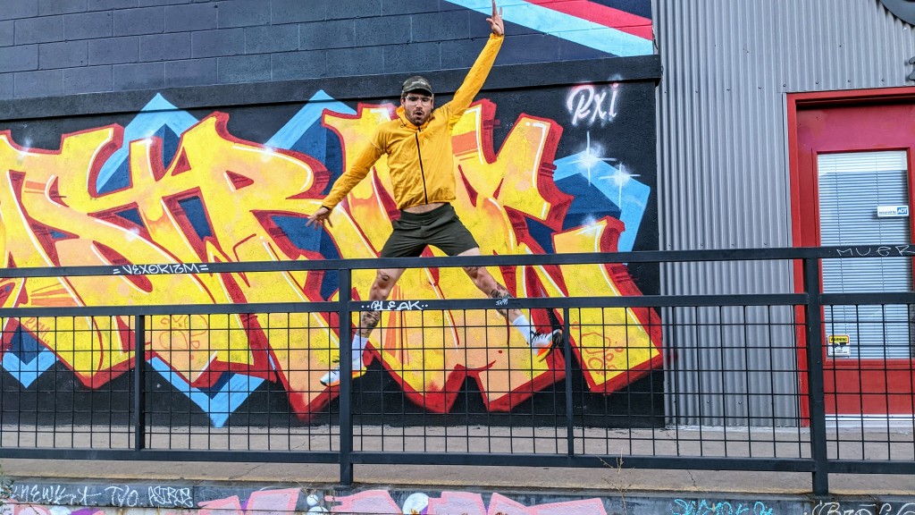 asics men's fujitrail jacket - the fujitrail allows for a full range of motion and made us want to...