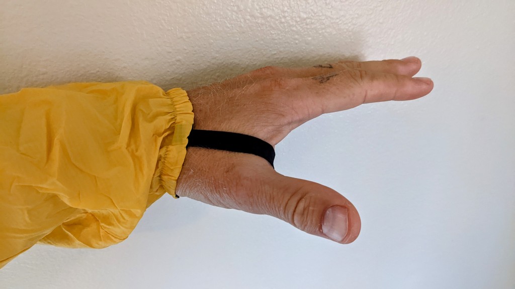 asics men's fujitrail jacket - the thumbs loops on the fujitrail keep your sleeves from riding up...