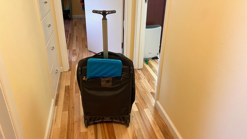 osprey ozone 75l wheeled - the osprey ozone 75l wheeled duffel comes with some handy...