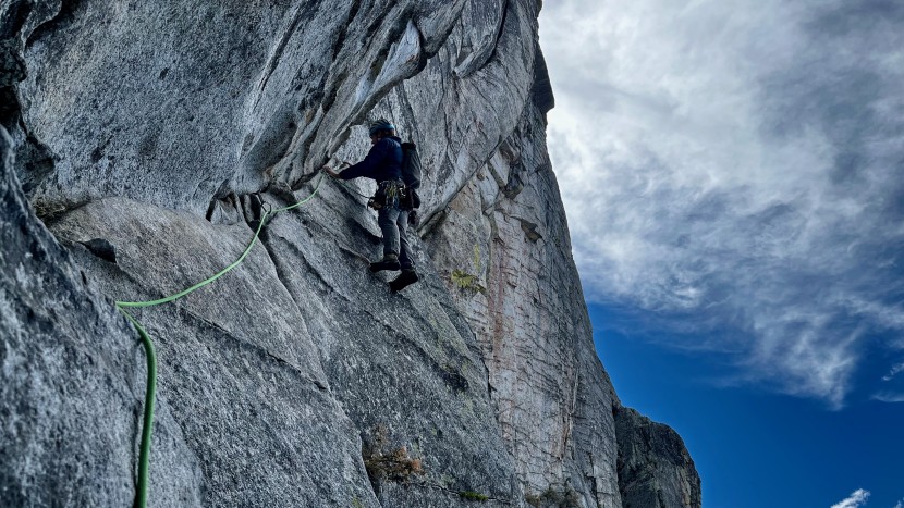 climbing harness - questing through cracks and dikes in the petzl sama.
