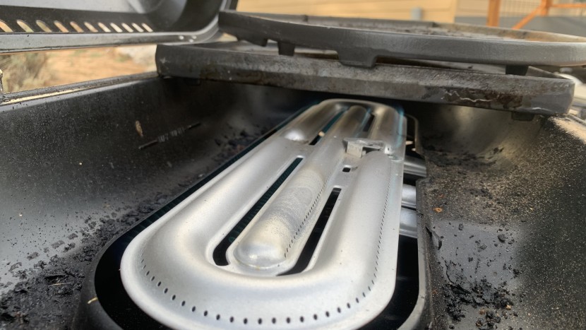 coleman roadtrip 285 - when you think of three burners, this is not the configuration that...