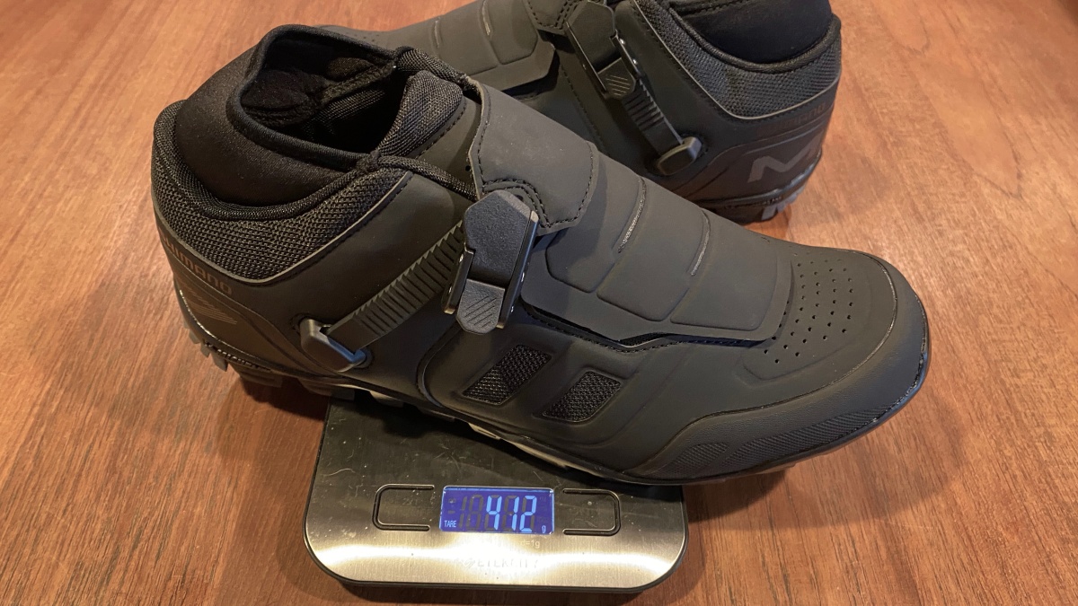 Shimano ME7 Review (An average weight of 415 grams per shoe is quite reasonable for a shoe this style. They don't weigh you down.)