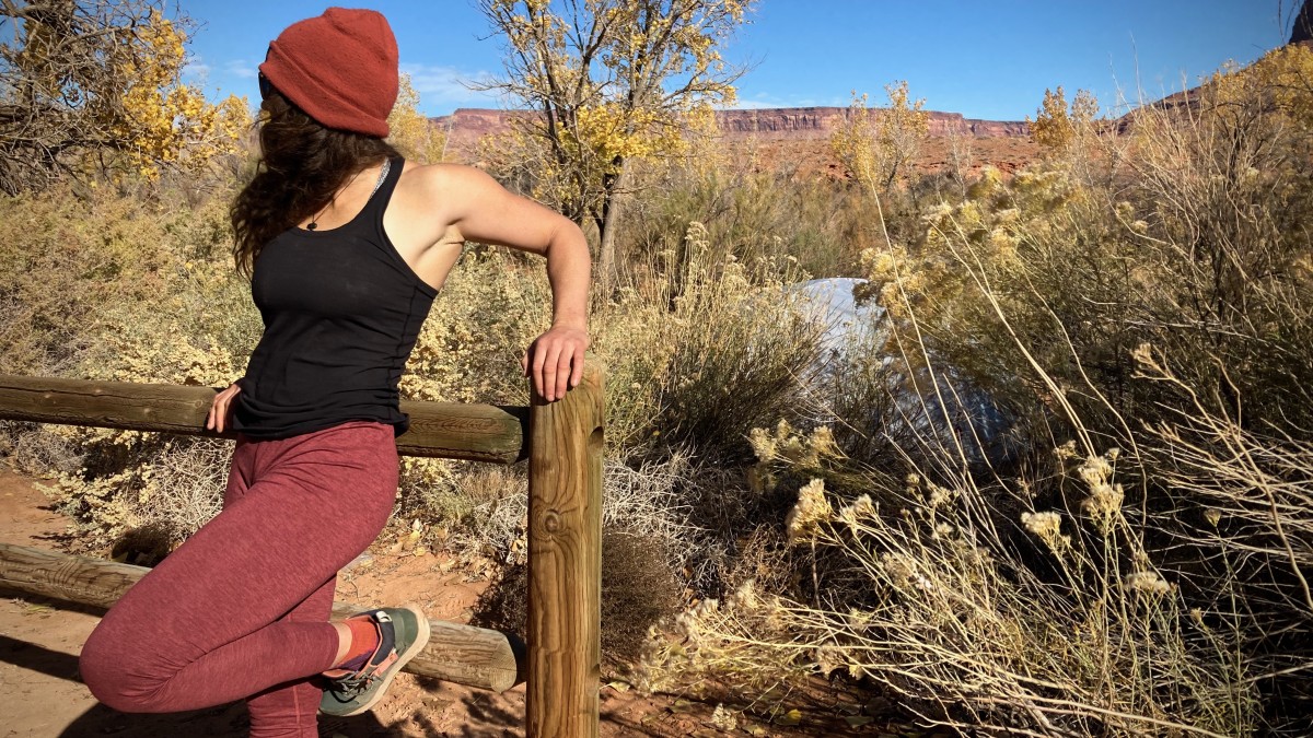 REI Co-op Midweight Tights - Women's Review (An affordable pair of long underwear that doesn't sacrifice performance.)