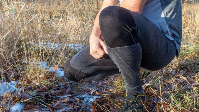 icebreaker bodyfitzone merino 260 zone thermal leggings - knees of the icebreaker bodyfitzone are made of a thin wool panel...