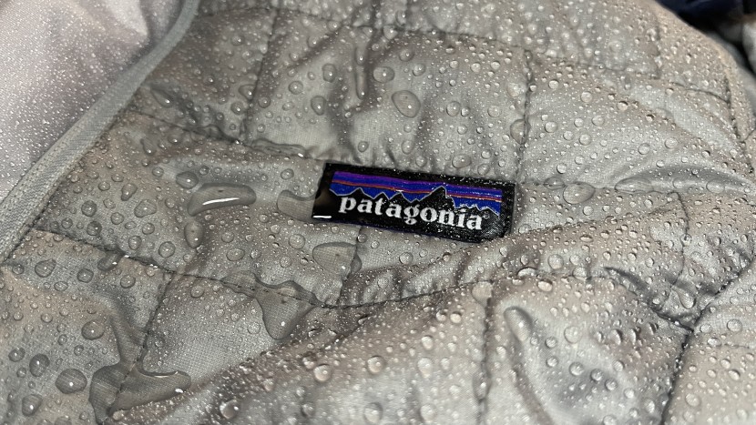 patagonia nano puff hoody for women - the nano puff fabric repels water, but with so many baffle seams...