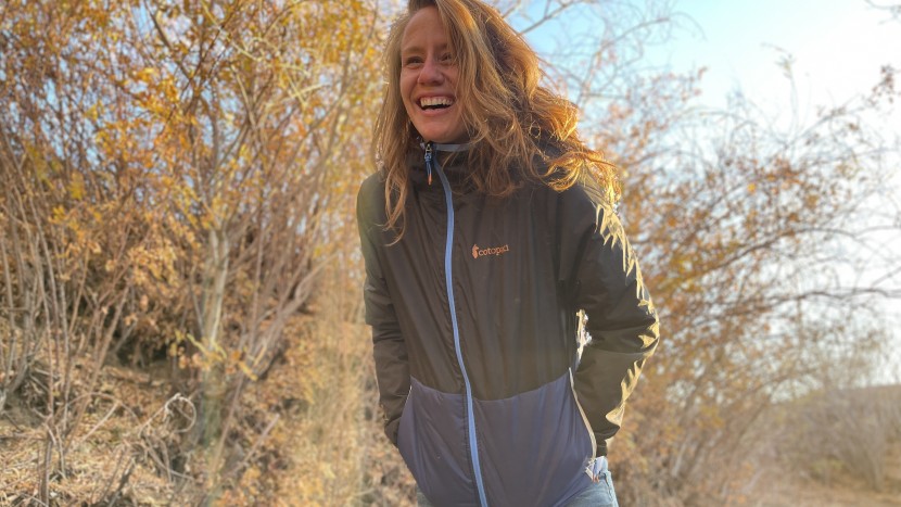 cotopaxi teca calido hooded for women - the reversible teca calido brings style to your everyday wardrobe.