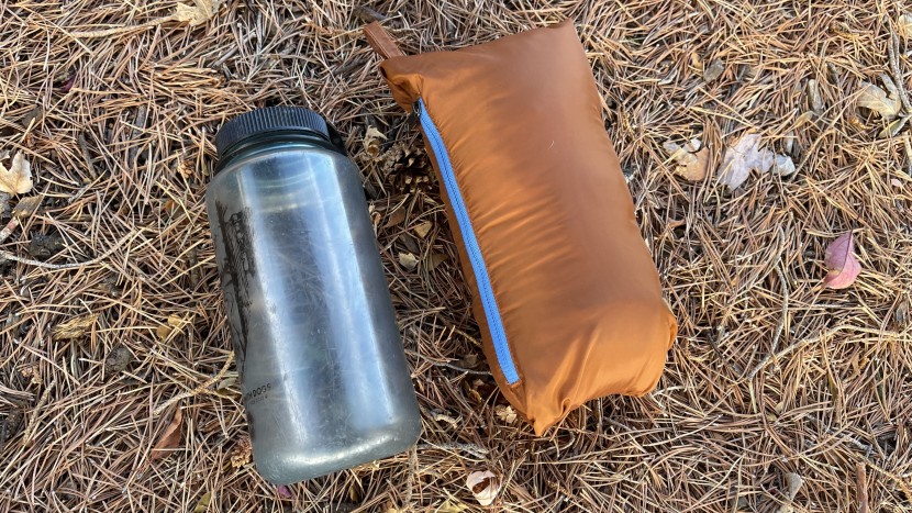 cotopaxi teca calido hooded for women - the teca calido can be stuffed into its own chest pocket, though it...