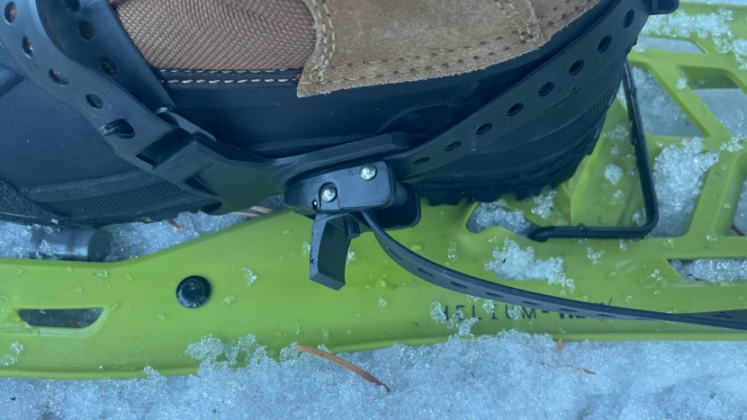 atlas helium trail - the heel strap buckle in the open position. it&#039;s not spring loaded...