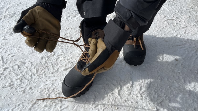 outdoor research alpinite gore-tex glove - the alpinite provides enough dexterity for detailed tasks, like...