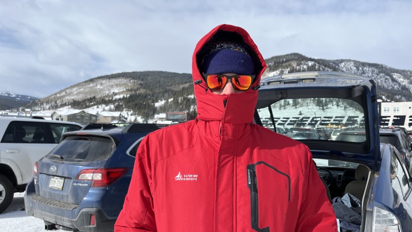 moerdeng waterproof ski jacket - it was a struggle to close the front of the moerdeng's hood around...