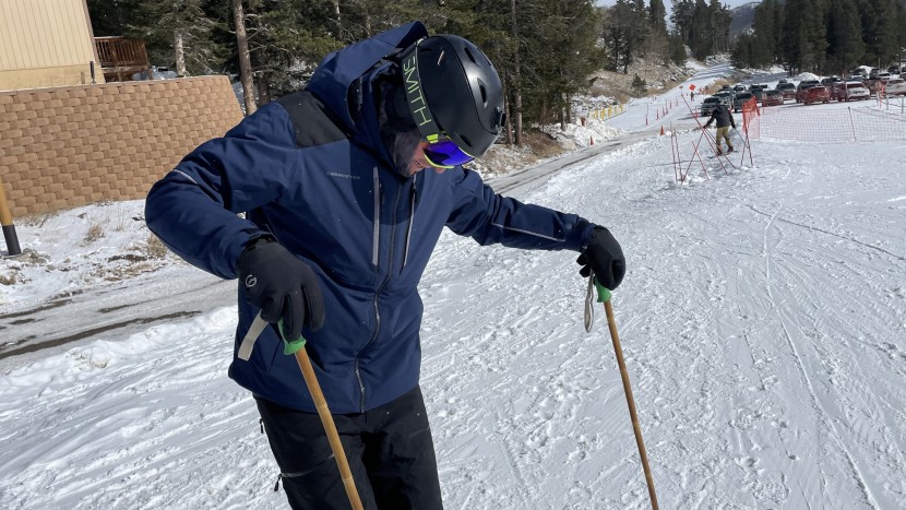 obermeyer foundation - this jacket fits great and is comfortable to wear both on and off...