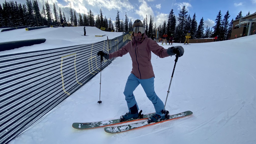 gordini gtx storm glove for women - the gordini is a tried and true resort oriented classic.