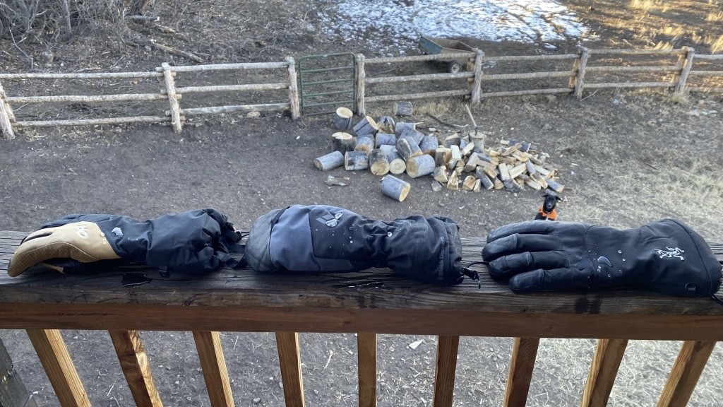 SMALL-MEDIUM 10 PAIR OF NO-CUT GLOVES