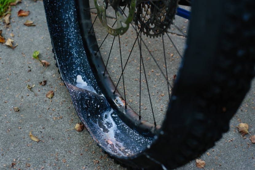 continental kryptotal front 2.4 - this tire was a head scratcher to install.