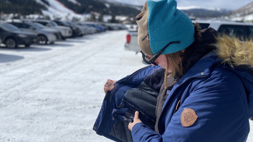 wantdo snowboarding hooded for women - there were no pit zips in this jacket, and the quilted foam...