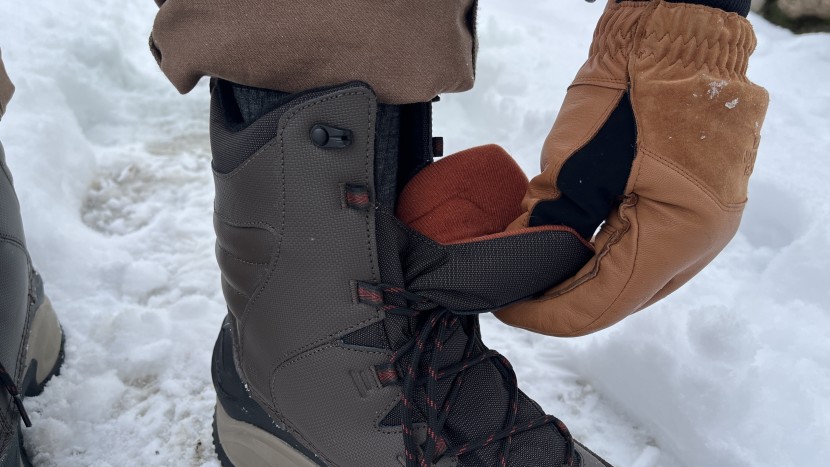 winter boots men - microfleece lining a thick layer of insulation kept our feet warm in...