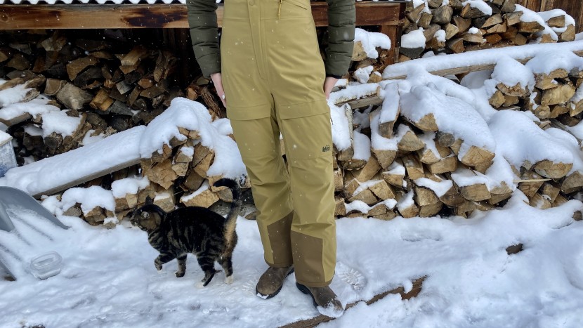 rei co-op first chair gtx bib snow pants for women - the taper at the waist and slightly baggy cut on this bib is...
