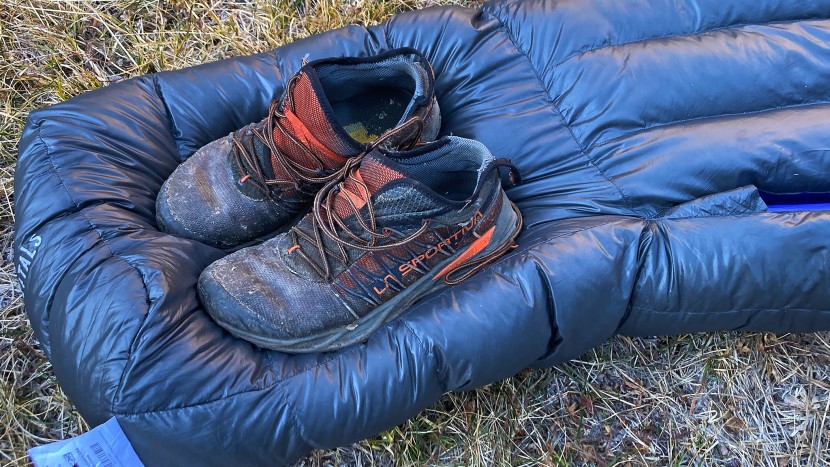 outdoor vitals stormloft down topquilt - the footbox of the outdoor vitals stormloft topquilt easily...