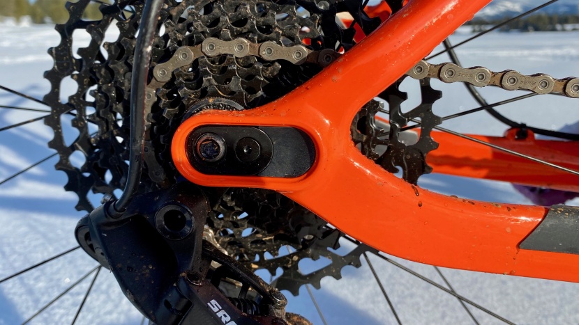 canyon dude cf 7 - the adjustable dropouts allow you to change wheel sizes if you choose.