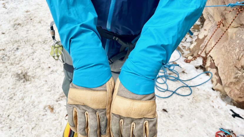 norrona falketind gore-tex - extra material on the wrist cuffs around the back of the hand help...