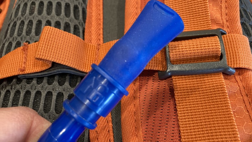 teton sports oasis - the on-off switch easily closes when sucking from the bite valve.