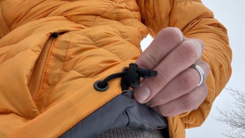 feathered friends eos for women - filled with 900+ fill power down and with the ability to be cinched...