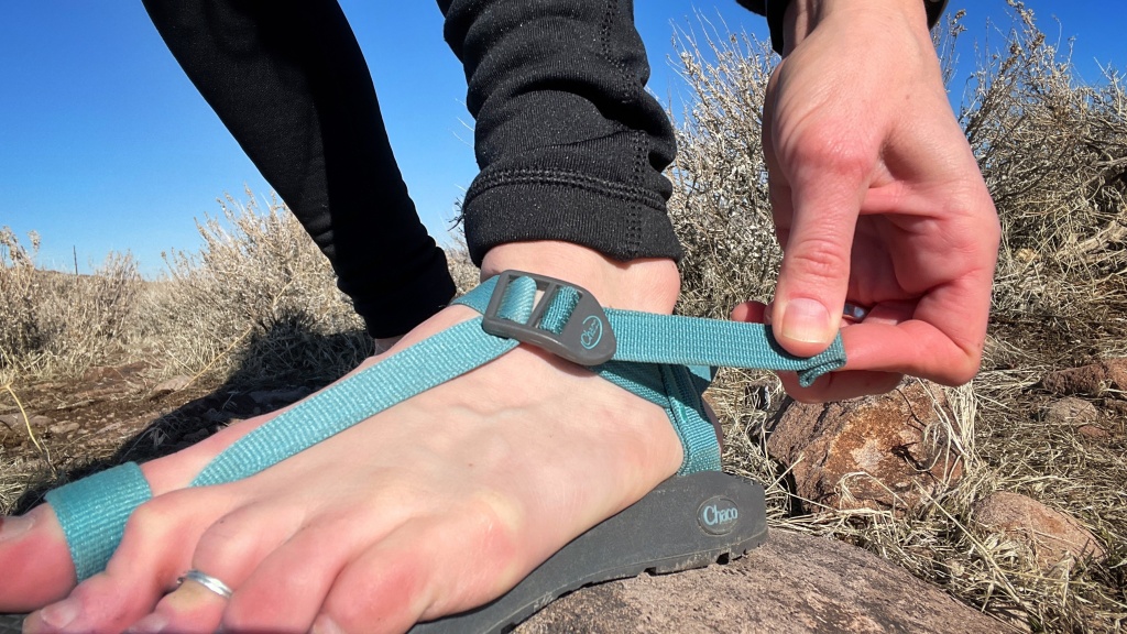 Mens 7 M7 Chaco Vibram Sport Sandals Blue Nylon Adjustable Arch Support Toe  Ring | eBay