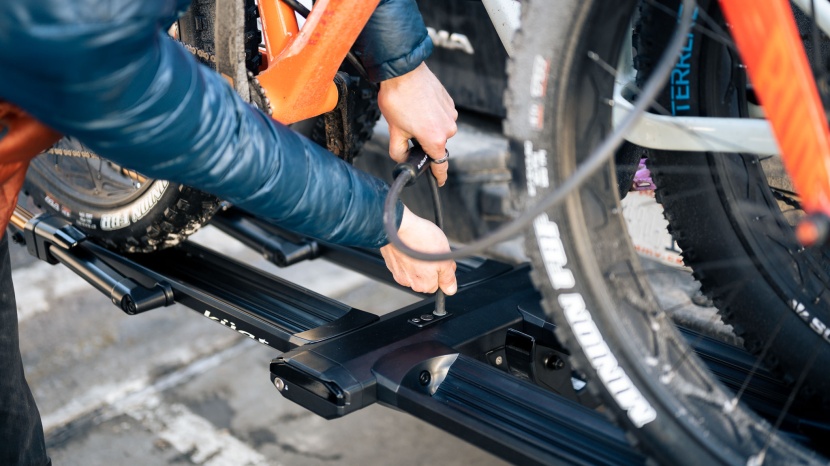 kuat piston pro x - the included 12mm thick coated steel cable lock is long enough to...