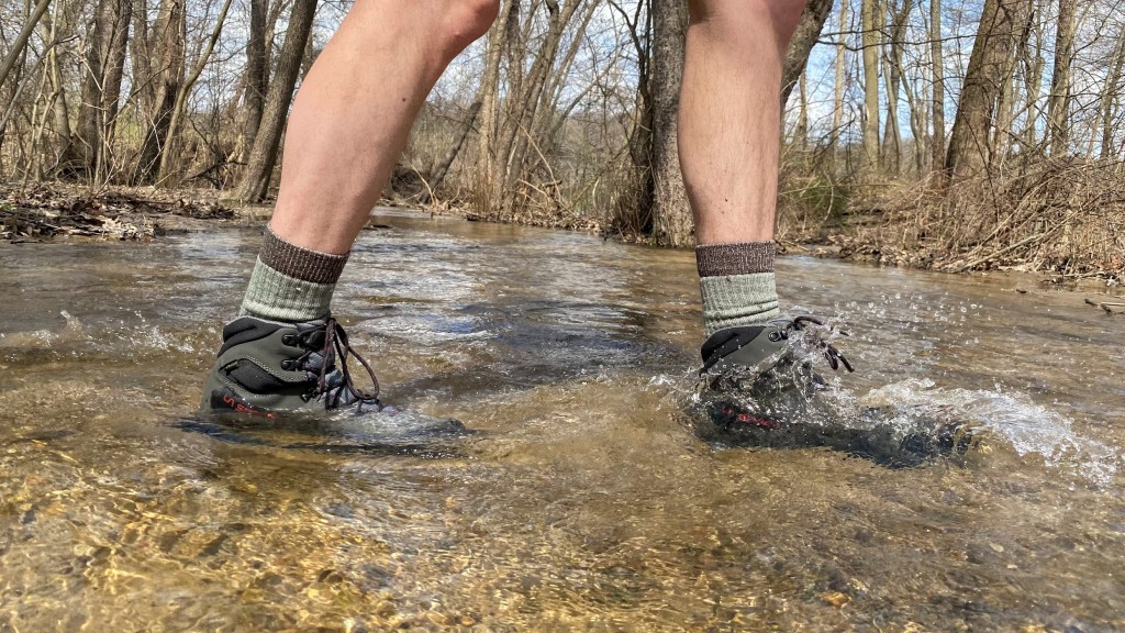 hiking boots men - stream crossings were absolutely no problem with the la sportiva...