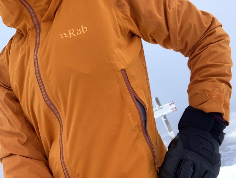 rab kinetic alpine 2.0 for women - no pit zips in this one, just some generous pockets which could help...