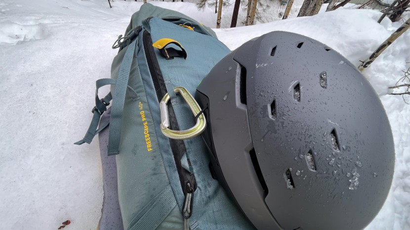 smith summit mips - the built-in helmet carry system focused on security. it&#039;s best used...